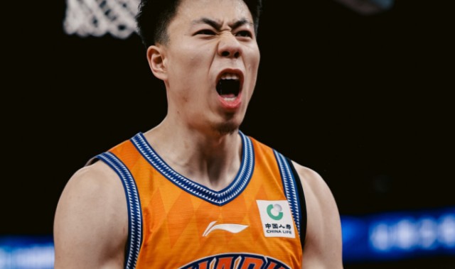 上海险胜1-0山东：怀特塞德23+9 张镇麟14分王哲林遭惊天骑扣